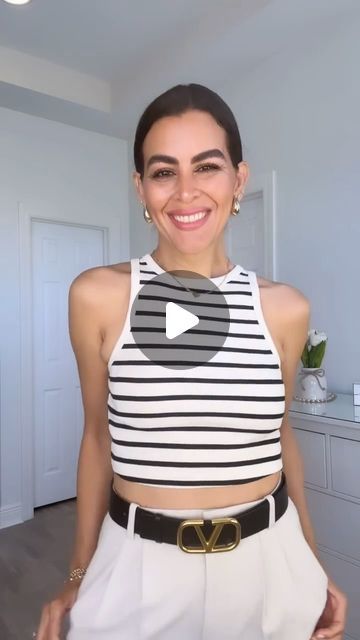 Doranellys Patton on Instagram: "EASY BRA #fashionhack!✨Comment ❤️ and I’ll send you the outfit details right away. ✨Comenta ❤️ y te envio los Enlaces. 
 
•Outfit links and body tape, in  my @shop.ltk  as @doranellyspatton , and “April” stories highlights.
•This works great for halter, racerback or high neck tops❤️. 

Thank you so much for tagging and sharing this reels with friends! Means so much to me💖.

🚫Do not repost my video content without my consent ®

Style tips, fashion hacks, T-shirt, scarf tutorial, casual outfits, how to wear, bra hacks 

#fashionhacks #brahacks #stylehack #reelsfashion #reelsvideo  #explorepage  #howtowear #springstyles #latinasbelike #stylinghacks #styletipsforwomen #howtostyle #fashionover40" Halter Neck Top Outfit, High Neck Tops, Shirt Scarf, Outfit Links, Scarf Tutorial, Bra Hacks, High Neck Top, Fashion Hacks, Bra Types