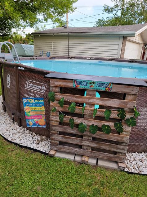 Above Ground Swimming Pools Group | Made a pool side bar today out of a pallet Poolside Bar Above Ground, Pallets Around Above Ground Pool, Pool Side Bar Above Ground, Above Ground Pool Party, Pallet Pool Bar, Above Ground Pool Bar, Pool Bar Design, Pool Items, Swimming Pools Drank