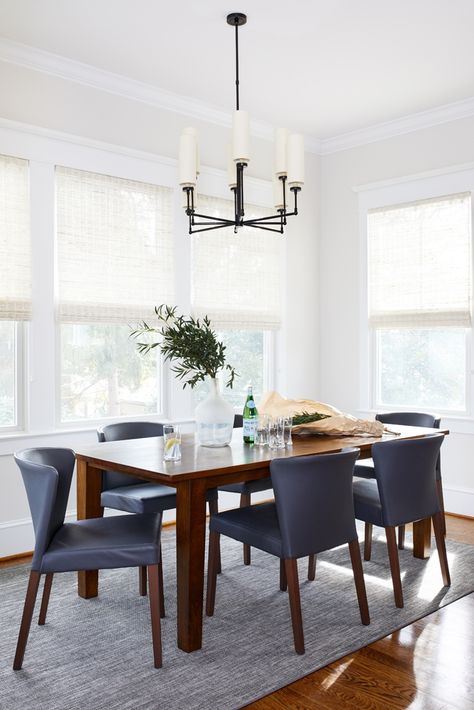 SUBURBAN CHIC | Ella Scott Design    #interiordesign #interiorinspiration #diningroom Blue Dinning Room, Natural Wood Floors, Blue Dining Room, Cherry Wood Kitchens, Kitchen Dining Room Combo, Cherry Wood Floors, Interior Design Dining, Blue Dining Room Chairs, Wood Dining Room Table