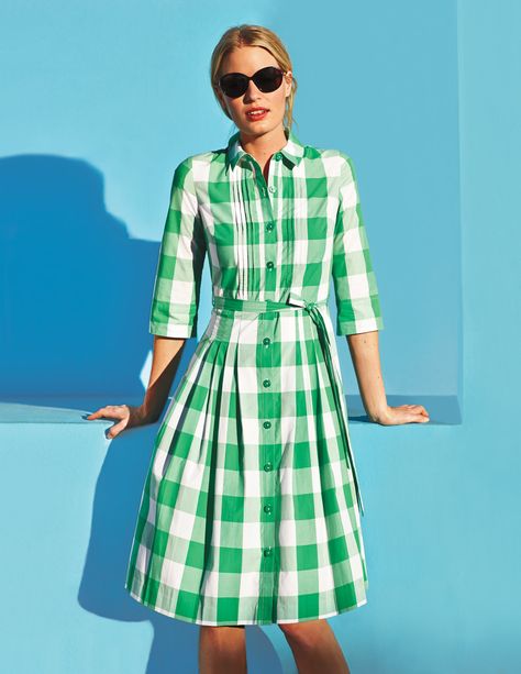 Gingham Girl: 21 Cool Ways to Rock Checks | Brit + Co. Manipulating Fabric, Gingham Trend, Gingham Shirt Dress, Boden Usa, Blue Gingham Dress, Gingham Fashion, Look Retro, Dream Dresses, Checkered Dress