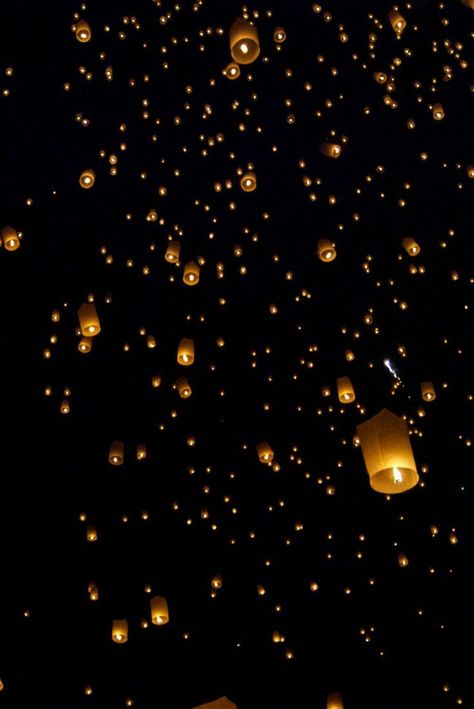 Sky Lanterns Photography, Lantern Aesthetic, Lantern Photography, Lantern Wallpaper, Festival Aesthetic, Floating Lanterns, Stars In The Sky, Sky Lanterns, Dream Fantasy