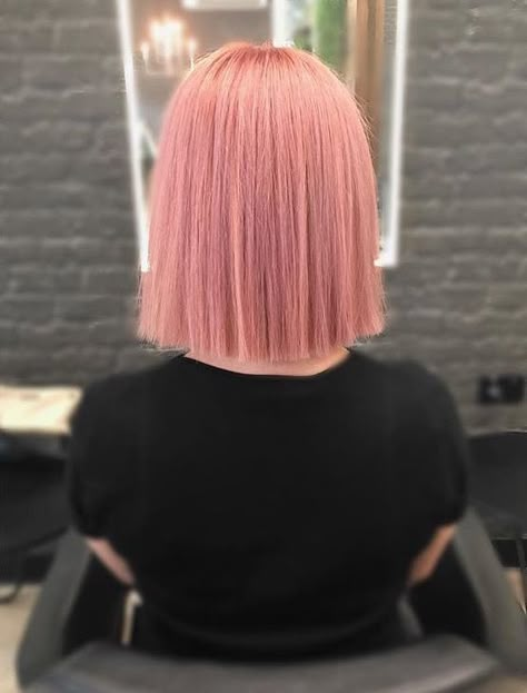 Metallic Hair Dye, Short Hair Pink, Bob Cuts, Super Hair, Pastel Hair, Metallic Hair, Grunge Hair, Short Bob, Hairstyles Haircuts