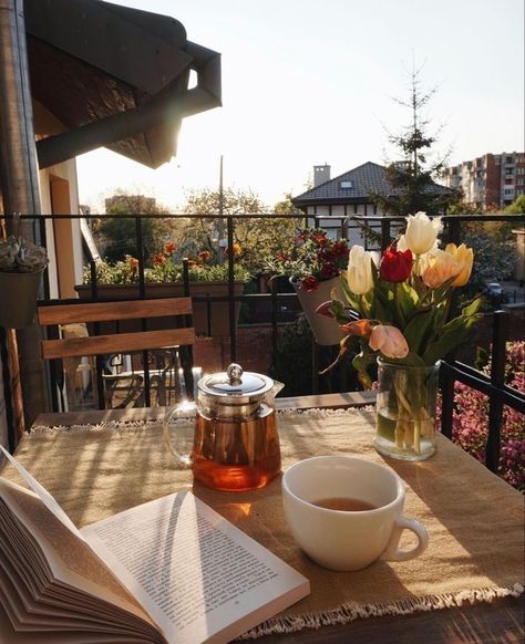 Soft Life Era, Balkon Decor, Soft Life, Slow Life, Spring Aesthetic, Coffee And Books, Slow Living, Simple Pleasures, Cup Of Tea