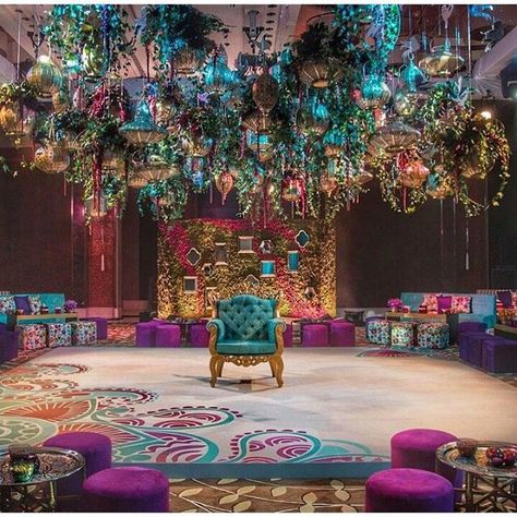 H Beach Sangeet, Sangeet Decor Ideas, Aladdin Wedding Theme, Sangeet Decoration, Aladdin Wedding, Arabian Nights Party, Sangeet Decor, Moroccan Theme, Rustic Wedding Decorations