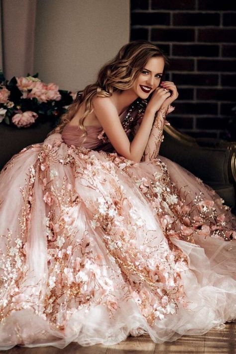 stunning rose gold floral weddding dresses ideas Rose Gold Wedding Dress, Weddding Dress, Colored Wedding Dress, Gold Wedding Colors, Rose Gold Dress, Gold Wedding Dress, Gold Gown, Pink Wedding Dress, Wedding Dress Pictures