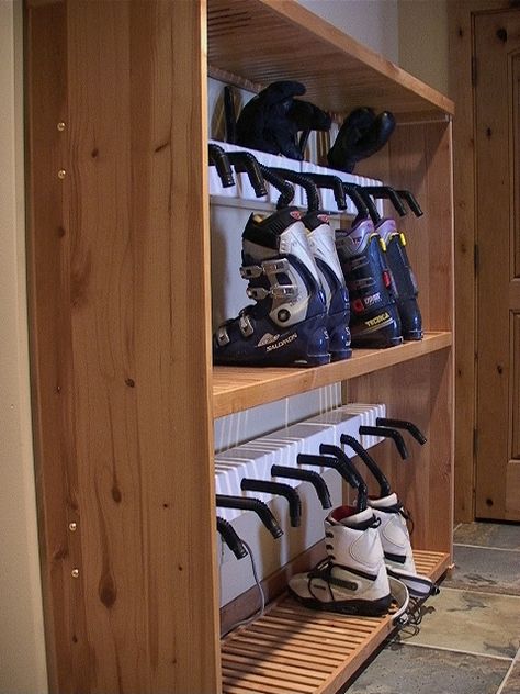 Ski Tuning Room, Ski Organization, Ski Mudroom Ideas, Winter Airbnb, Ski Gear Storage, Ski Mudroom, Cabin Mud Room, Ski Mud Room, Ski House Decor