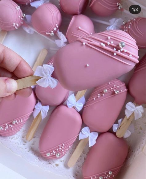 Pink Cakesicles Ideas For Birthday, Pink Cake Popsicles, Cake Pops And Cakesicles, Pink And Gold Cakesicles, Simple Cakesicles, Cake Sicles Design, Pink Cakesicles, Popsicle Cake Pops, Pink Cakepops