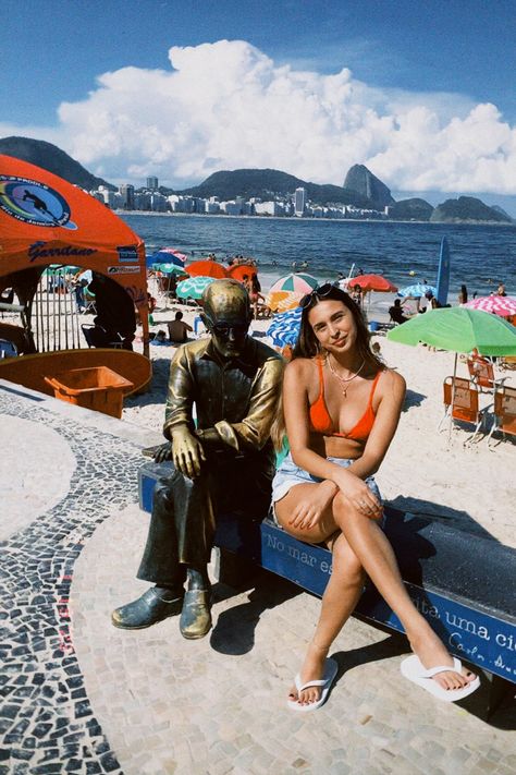 Rio De Janeiro Photo Ideas, Copacabana Aesthetic, Rock In Rio, Instagram Girls, Poses For Photos, Instagram Photo Inspiration, Summer Pictures, Strike A Pose, Instagram Inspiration