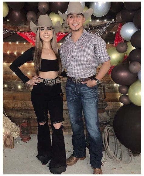 Christian Nodal Concert Outfit, Rancher Hat Outfits, Narcos Outfit Woman, Baile Outfits Jaripeo, Ranchera Outfits, Baile Outfits, Takuache Girl Outfits, Cute Cowgirl Outfits, Cowgirl Style Outfits