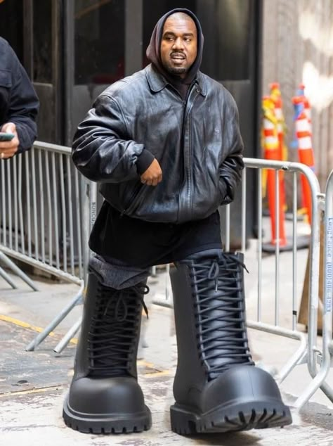 Balenciaga Shoes Outfit, Forces Outfit, Kanye West Funny, Kanye West Outfits, Air Force 1 Outfit, Nike Air Force 1 Outfit, Balenciaga Boots, Black Boots Outfit, Balenciaga Men