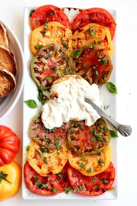 Burrata and Heirloom Tomatoes with Toasted Bread Mushroom Appetizer Recipes, Heirloom Tomato Recipes, Tomato Appetizers, Burrata Recipe, Burrata Salad, Summer Foods, Toasted Bread, Heirloom Tomato, Heirloom Tomatoes