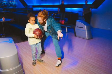 How to Do A Proper Bowling Kids Party!? Bowling Party Ideas, Bowling Alley Party, Bowling Pictures, Birthday Party Idea, Bowling Birthday Party, Simple Birthday Party, Bowling Party, Party Setup, Easy Birthday