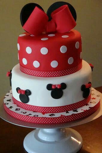 Simple Fondant Cake, Bolo Do Mickey Mouse, Fondant Recipe, Bolo Minnie, Minnie Cake, Mickey Mouse Cake, Minnie Mouse Cake, Minnie Party, Easy Cake Decorating