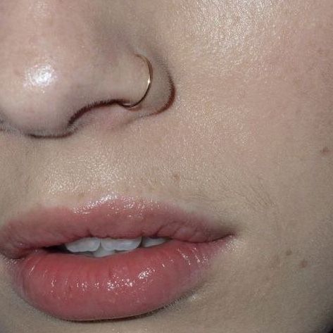 Nostril Jewelry Nose Piercings, Left Nostril Piercing, Right Nostril Piercing, Aesthetic Nose Piercing, Nostril Piercing Aesthetic, Face Piercings Aesthetic, Nose Piercing Inspo, Nostril Piercing Ring, Nose Piercing Aesthetic