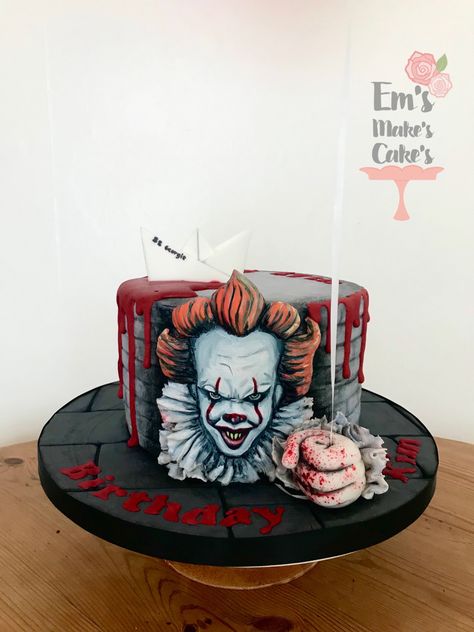 Penny Wise Cake, Pennywise Cake, It Horror, Horror Cake, Scary Cakes, It Cake, Cake Halloween, Fantasy Cake, Chucky Doll