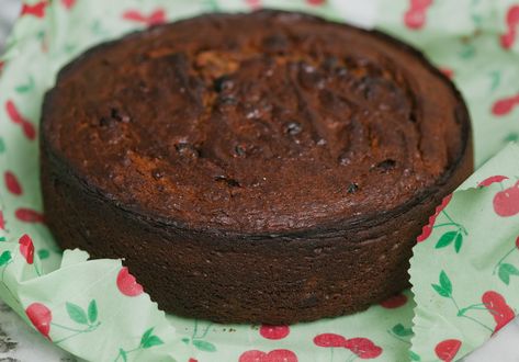 Trinidad Black Cake Trinidad Black Cake Recipe, Trinidad Black Cake, Christmas Plum Cake, Buttercream Ruffle Cake, Black Cake Recipe, Jamaican Fruit Cake, Homemade Kahlua, Kahlua Recipes, Quick And Easy Sweet Treats