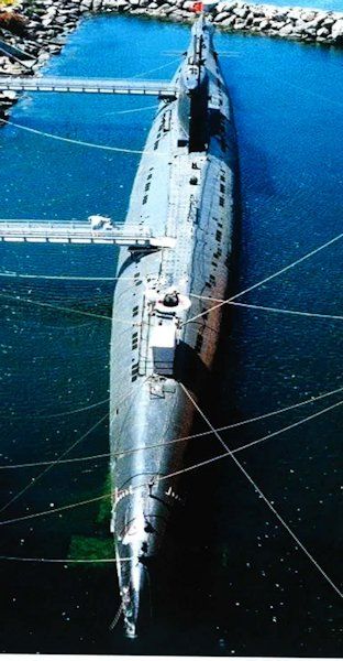 Submarine For Sale, Submarine Museum, Water Vehicles, Largest Submarine, Russian Submarine, Shipping Container Cabin, German Submarines, Container Cabin, Passive House