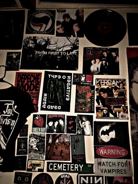 Emo Room Posters, Pop Punk Room, Mcr Room Decor, Red And Black Bedroom Aesthetic, Punk Dorm Room, Gothic Dorm Room, Metal Head Room, Red And Black Room Aesthetic, Emo Bedroom Aesthetic