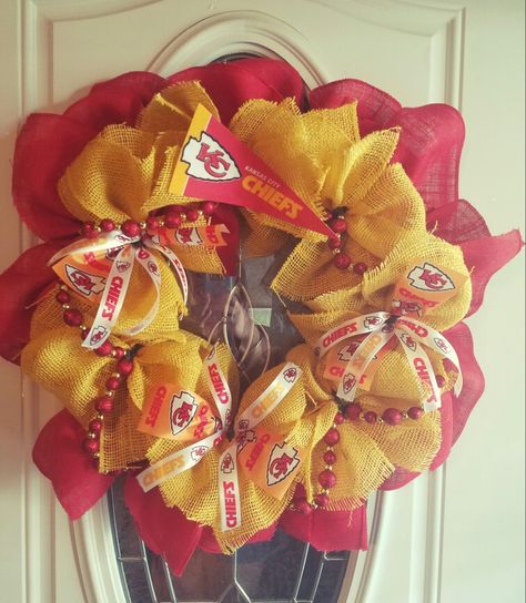 KC Chiefs wreath Chiefs Wreath, Kc Chiefs, Wreath Ideas, Kansas City Chiefs, Something Beautiful, Deco Mesh, 4th Of July Wreath, Fall Wreath, Kansas City