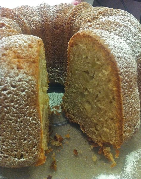 Herman the German Friendship Bundt Herman Cake, German Cakes Recipes, Friendship Cake, Manchester Food, German Cake, Fancy Cupcakes, Amish Recipes, Bundt Cakes Recipes, Bundt Cakes