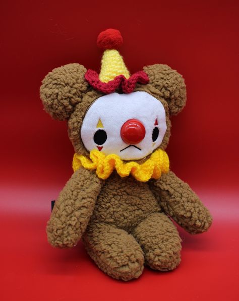 ❤️OZZY❤️ Ozzy the clown bear is an OOAK and will also be available in tonights drop at 7pm CST ❤️ Bear Pattern: @azakaiarts #ooak #plushie #plushmaker #plushartist #stuffedserotonin Cute Bear Sewing Pattern, How To Make A Plushie Diy, Sewed Plushies, Diy Teddy Bear Pattern, Plushy Aesthetic, Clown Plushies, Diy Art Doll, Creepy Plushies, Plushie Design