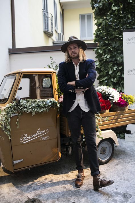 American hat maker Nick Fouquet. Nick Fouquet Hats, Black Oc, Nick Fouquet, Cowboy Images, American Hat Makers, Bohemian Style Men, American Hat, Brixton Hat, Hipster Man