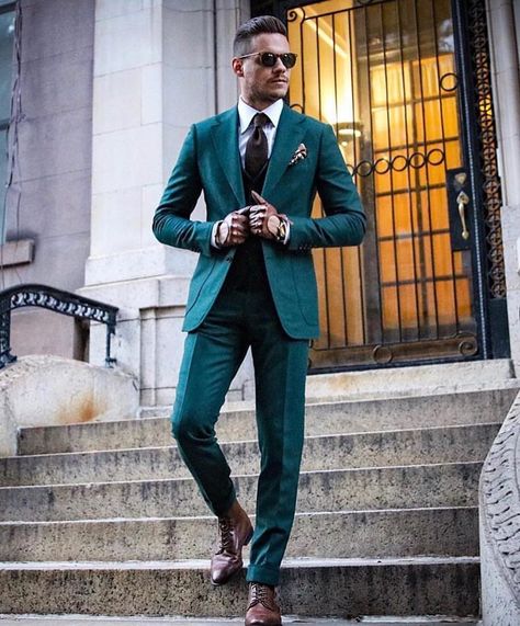 Gefällt 14 Mal, 3 Kommentare - Mens Fashion (@his_luxury) auf Instagram: „What’s your opinion?  #richlife #business #billionaire #classy #rich #wealth #money #style…“ Mens Fashion Dressy, Der Gentleman, Mens Fashion Work, Classy Suits, Mens Fashion Blazer, Mens Fashion Smart, Trendy Mens Fashion, Mens Trendy Outfits, Mens Fashion Photography