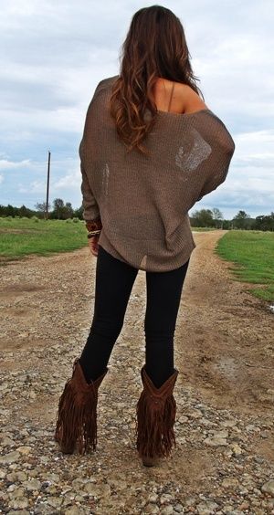 Super cute outfit Cowgirl Outfit, Rocker Girl, Estilo Country, Trendy Boots, Mode Boho, Boots Style, Winter Leggings, Tights And Boots, Fringe Boots