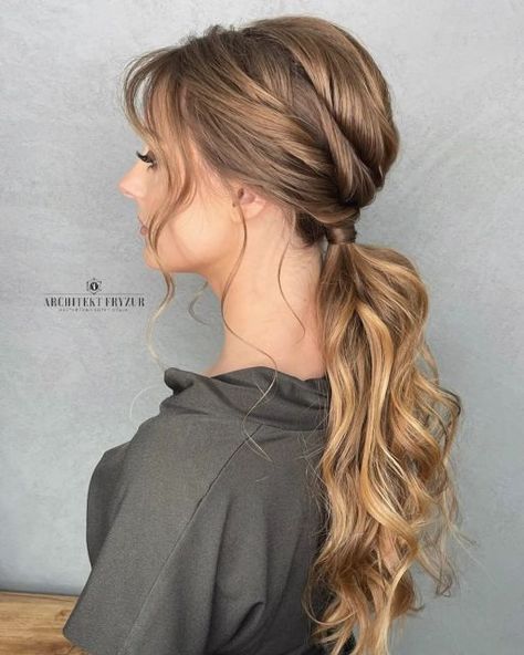 Low Ponytail for Formal Occasions Straight Hair Updo, Wedding Guest Hair, Wedding Ponytail Hairstyles, Short Hair Ponytail, High Ponytail Hairstyles, Guest Hair, Simple Wedding Hairstyles, Wedding Guest Hairstyles, Short Wedding Hair