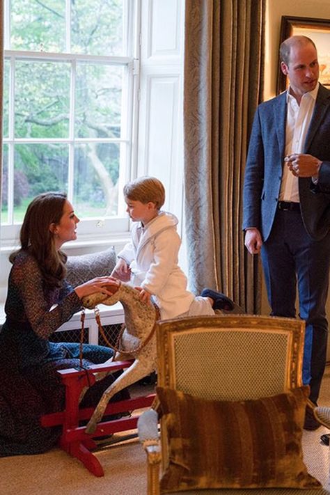 10 Shockingly Normal Things You Can Spot Inside Will and Kate's Palace Ducesa Kate, Principe William Y Kate, Prinz George, Duchesse Kate, Düşes Kate, Herzogin Von Cambridge, Prince William Et Kate, Princesa Charlotte, William E Kate