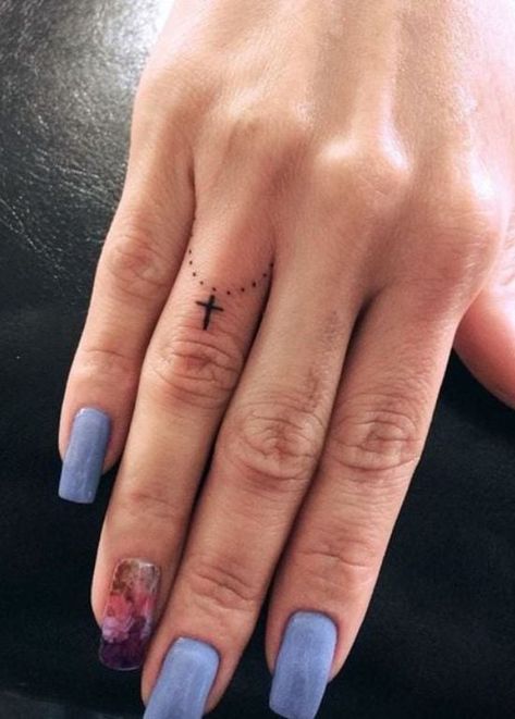 25 Beautiful and Meaningful Finger Tattoos for Women Ring Finger Tatoo, Finger Tattoos For Women, Love Finger Tattoo, Cross Finger Tattoos, Girl Finger Tattoos, Cute Finger Tattoos, Finger Tattoo For Women, Cross Tattoos For Women, Ring Finger Tattoos