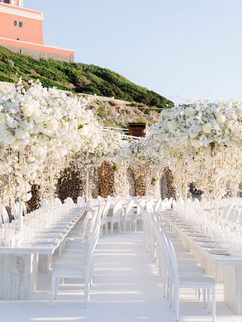 White Weddings Reception, Wedding Setup, White Wedding Decorations, Wedding Flower Design, Top Wedding Trends, All White Wedding, Fancy Wedding, Wedding Set Up, White Wedding Flowers