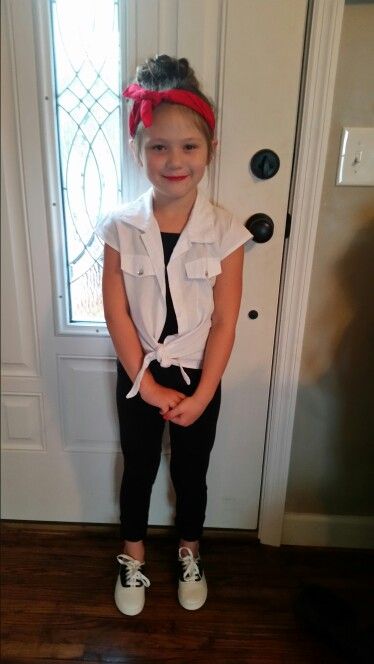 50s Days At School, 50th Day Of School Costumes, Girls 50s Outfit Kids Diy, Diy Sock Hop Outfit, Diy 50s Outfit, 50s Attire For Kids, Kids Sock Hop Outfit, 50s Dress Up Day At School Teachers, 50s Day Spirit Week Girl