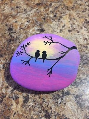 30 Cool DIY Ideas Of Painted Rocks With Inspirational Words and Picture | ARA HOME Birds Sitting, Paint Rocks, Art Pierre, Painted Rocks Craft, Painted Rocks Diy, Rock Painting Ideas Easy, Rock Painting Patterns, Paint Rock, Beautiful Rocks