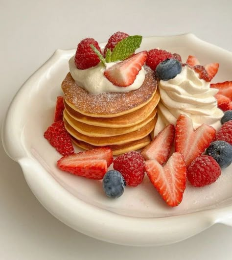 Pancakes Aesthetic, Meals Of The Day, Refreshing Drinks Recipes, Healthy Food Motivation, Dessert Shop, Food Goals, Yummy Eats, Sweet Breakfast, Cafe Food