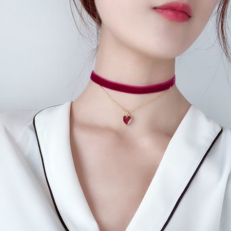 Choker Necklace Outfit, Red Korean, Red Choker Necklace, Red Choker, Red Heart Necklace, Lace Choker Necklace, Velvet Choker Necklaces, Necklace Outfit, Red Heart Earrings