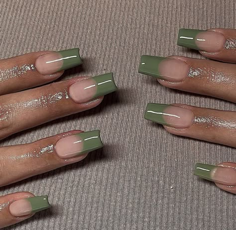 Green, thick French tip, square shaped nails Classy Acrylic Nails, Classy Nails, Fire Nails, Funky Nails, Acrylic Nails Coffin, Pretty Acrylic Nails, Best Acrylic Nails, Long Acrylic Nails, Nails Coffin