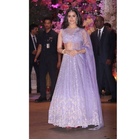 Outfit Ideas Indian Wedding, Lehenga For Bridesmaid, Silver Colour Combination, Outfit Ideas Indian, Lavender Lehenga, Akash Ambani, Lehenga Inspiration, Inspiration Outfit Ideas, Lavender Colour