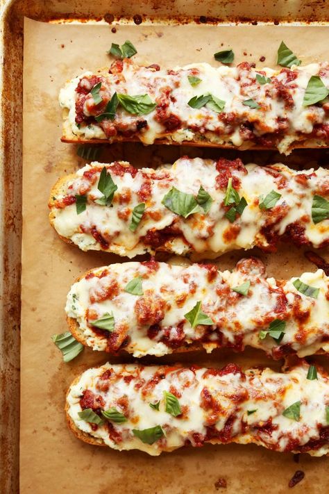 Garlic Bread Lasagna French Bread Pizzas - The Candid Appetite Lasagna Stuffed Garlic Bread Recipe, Garlic Bread Lasagna, Bread Lasagna, French Bread Pizzas, Stuffed Garlic Bread, Fluffy Dinner Rolls, French Bread Pizza, Garlic Bread Recipe, Mild Italian Sausage