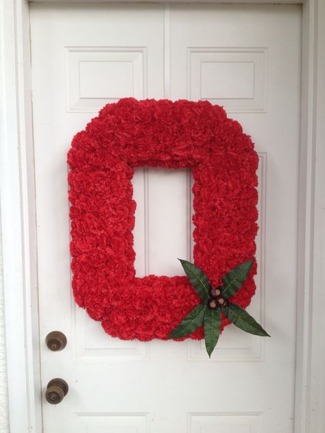 Ohio State University (Block O) door hanger/wreath from Flower Galaxy in Upper Arlington, OH Available in two sizes. Upper Arlington Ohio, Ohio State Wreath, Ohio State Crafts, Buckeye Crafts, Buckeye Baby, State Crafts, Cleveland Rocks, Osu Buckeyes, Porch Decorations