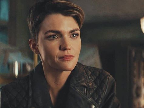 Ruby Rose Batwoman, Ruby Rose Actress, Rose Actress, Interstellar Film, Kate Kane, Roleplay Characters, Batwoman, Cool Halloween Costumes, Ruby Rose