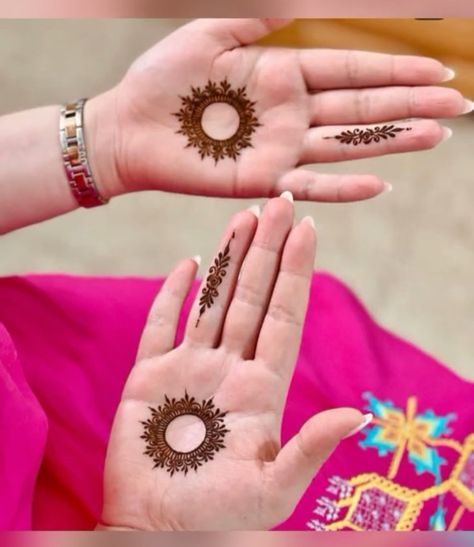 Mhendi Small Design, Small Henna Tattoos, Henna Tattoo Design, Small Henna Designs, Small Henna, Palm Mehndi Design, Simple Mehendi Designs, Henna Tattoo Designs Hand, Simple Henna Tattoo