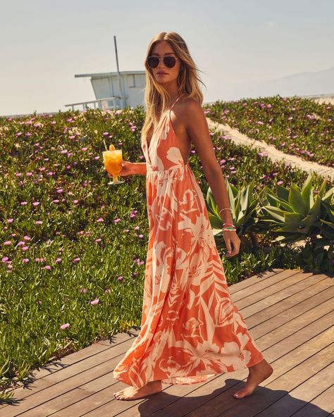 Wedding Guest Hawaii Dress, New Mexico Wedding Guest Dress, Hawaiian Dress For Wedding Guest, Mexican Maxi Dress, Beach Wedding Guests Dresses, Punta Cana Dresses, Vineyard Chic Attire, Wedding Honeymoon Outfits, Beachy Wedding Guest Dress