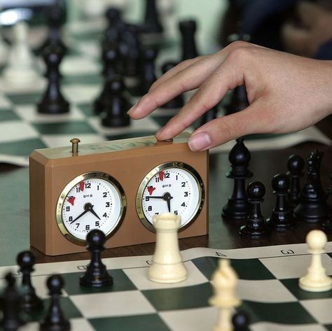 Chicago Public Schools Hold City Chess Championships Chess Woman, Old Chess Board, Aesthetic Chess, Beth Harmon, Chess Tactics, Chess Strategies, Native American Baskets, Marble Chess Set, Chess Club