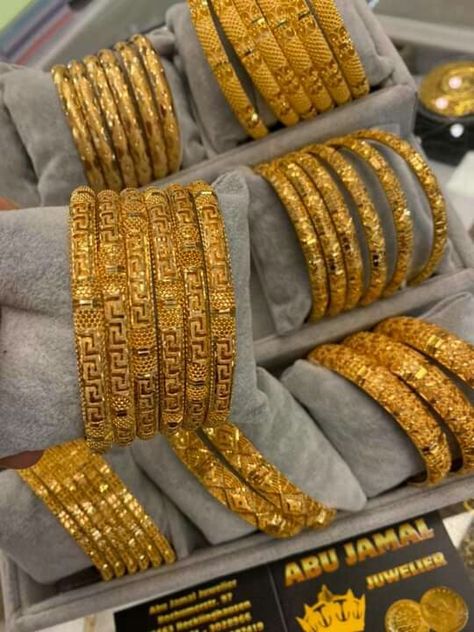 Desi Gold Jewellery, Somali Gold Jewelry, Dahab Gold Somali, Asian Gold Jewelry, Gold Jewlry, Gold Set Design, Gold Inspo, Gold Jewelry Aesthetic, خواتم خطوبة