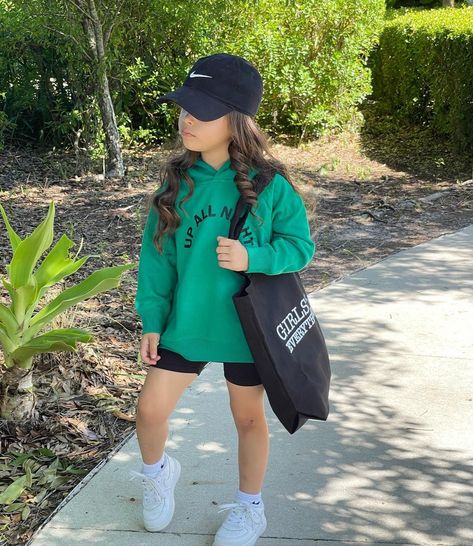 Outfits In The 90s, 90s Kids Outfits, Kids Outfits Boys, Target Kids Clothes, Outfit Ideas Sporty, Stylish Toddler Girl, Kids Wedding Outfits, Kids Outfits Daughters, Trendy Kids Outfits