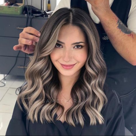 Grey Balayage, How To Bayalage Hair, Balyage Long Hair, Ash Blonde Hair Balayage, Long Silver Hair, Balayage Blond, Brown Hair Inspo, Brunette Hair With Highlights, Hair Flow