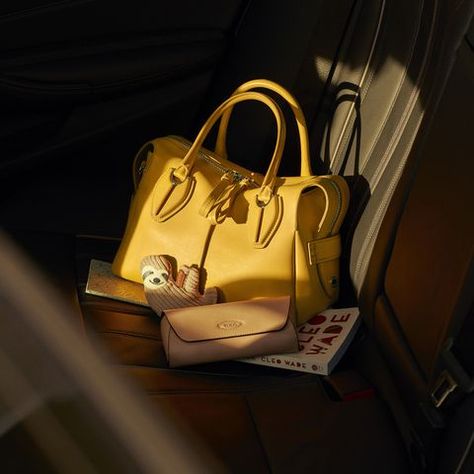 Tod's D-Styling Bag in Yellow Jung Eun Chae, Bag Campaign, Eun Chae, Yellow Handbag, Princess Caroline, Beautiful Handbags, Katie Holmes, Celine Luggage Bag, Givency Antigona Bag