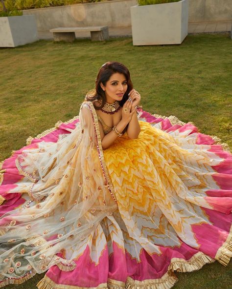 Natasha Luthra on Instagram: “Love the vibrant splash of color and the mirror work blouse @abhinavmishra_ 🤩✨ Shot by @nupuragarwal__ Glam - @afreen_makeupartist” Wedding Skirt Outfit, Lehenga Blue, Stylish Lehenga, Fancy Lehenga, Red Lehenga Choli, Bridesmaid Lehenga, Lehenga Design, Bridal Lengha, Lengha Choli