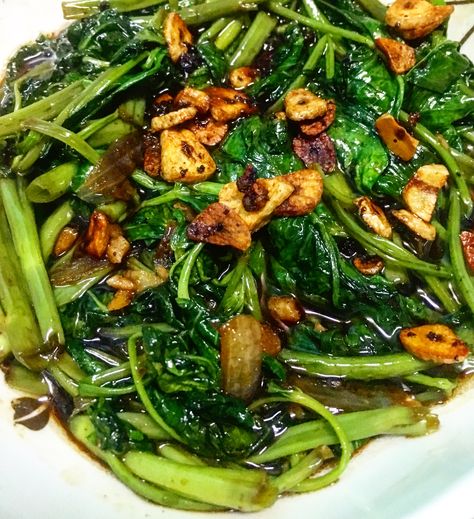 Adobong Kangkong (lots of garlic) Adobong Kangkong, Seaweed Salad, Garlic, Chef, Salad, Ethnic Recipes, Quick Saves